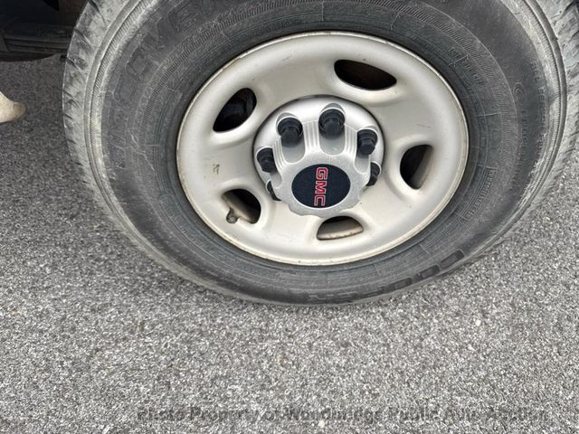 2017 GMC Savana Cargo Van RWD 2500 135" - 22939842 - 18