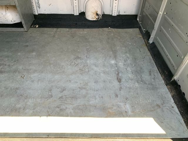 2017 GMC Savana Cargo Van RWD 2500 135" - 23037952 - 16