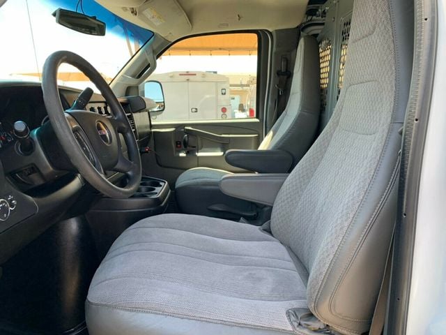 2017 GMC Savana Cargo Van RWD 2500 135" - 23037952 - 30