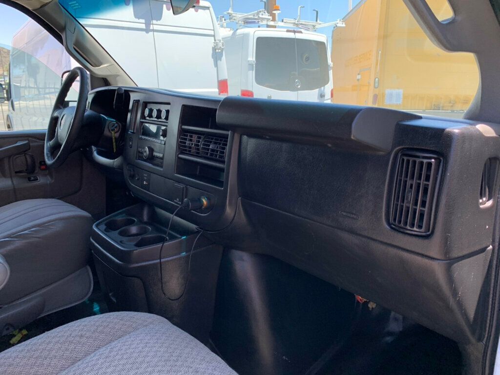 2017 GMC Savana Cargo Van RWD 2500 135" - 23037952 - 35