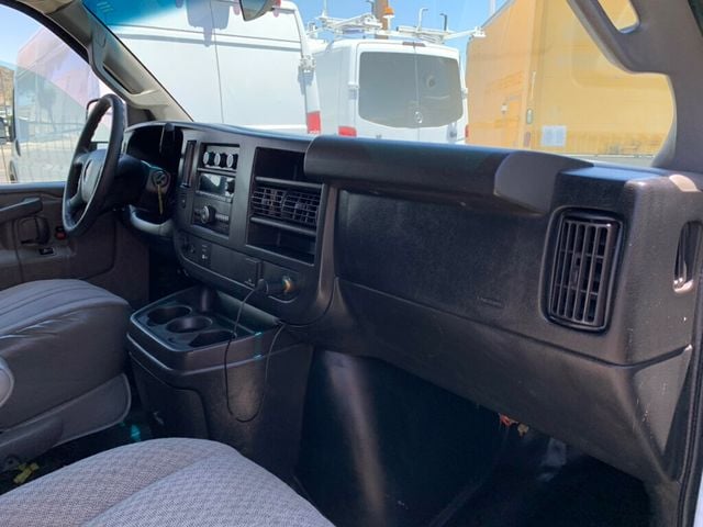 2017 GMC Savana Cargo Van RWD 2500 135" - 23037952 - 35