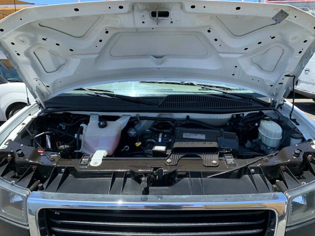 2017 GMC Savana Cargo Van RWD 2500 135" - 23037952 - 42