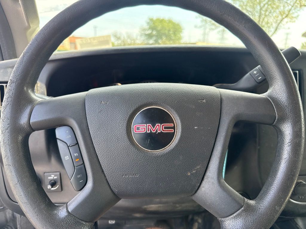 2017 GMC Savana Cargo Van RWD 2500 135" - 23058393 - 10