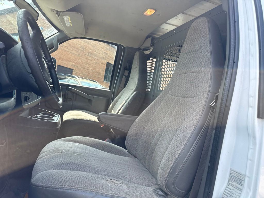 2017 GMC Savana Cargo Van RWD 2500 135" - 23058393 - 7