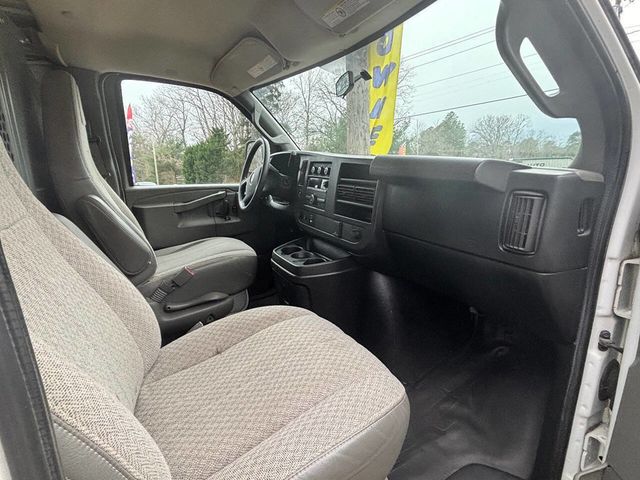 2017 GMC Savana Cargo Van RWD 2500 135" - 22958735 - 10