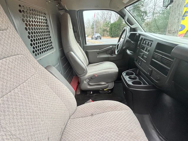 2017 GMC Savana Cargo Van RWD 2500 135" - 22958735 - 12