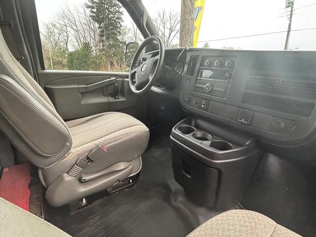 2017 GMC Savana Cargo Van RWD 2500 135" - 22958735 - 13