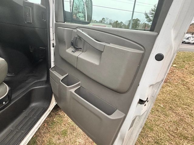 2017 GMC Savana Cargo Van RWD 2500 135" - 22958735 - 14