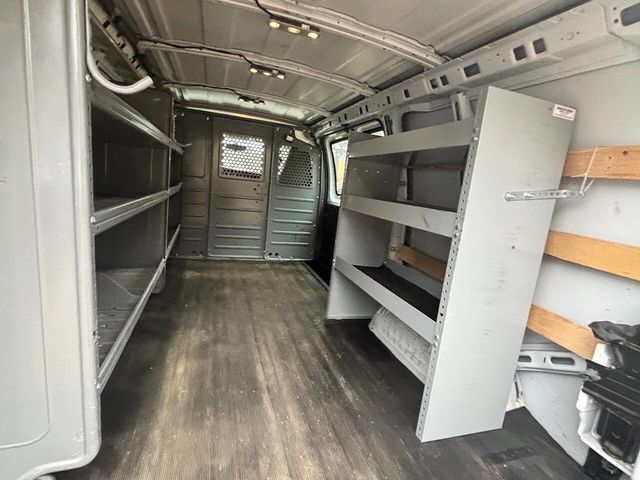 2017 GMC Savana Cargo Van RWD 2500 135" - 22958735 - 21