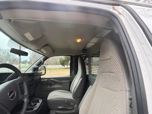 2017 GMC Savana Cargo Van RWD 2500 135" - 22958735 - 26