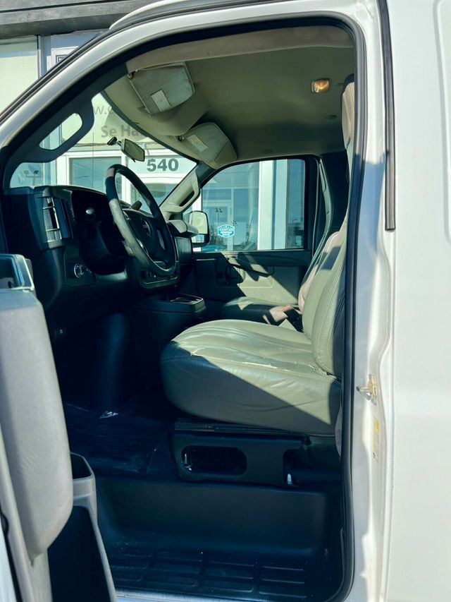 2017 GMC Savana Cargo Van RWD 2500 135" - 22934508 - 12