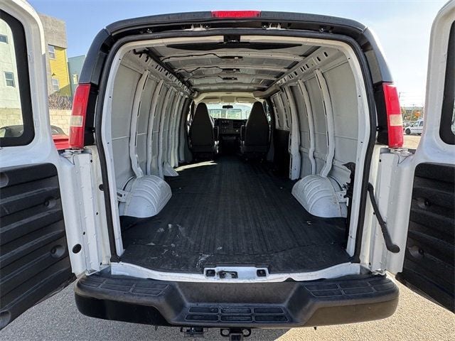 2017 GMC Savana Cargo Van RWD 2500 155" - 22728299 - 17