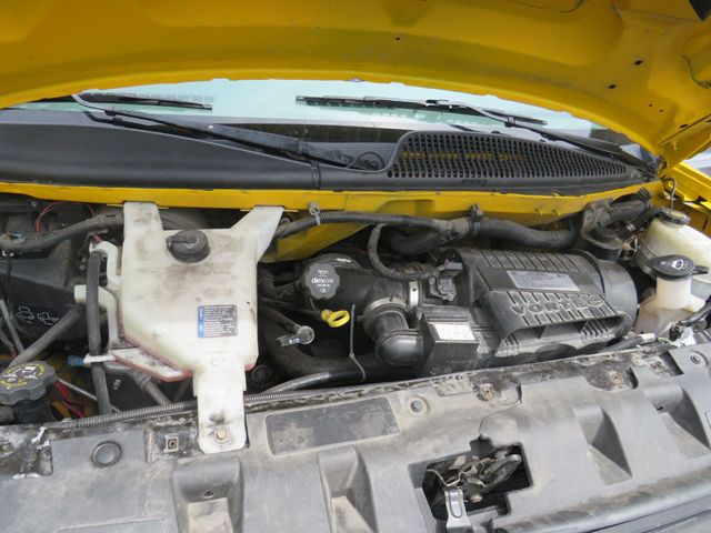 2017 GMC Savana Commercial Cutaway 3500 Van 177" - 23019578 - 13