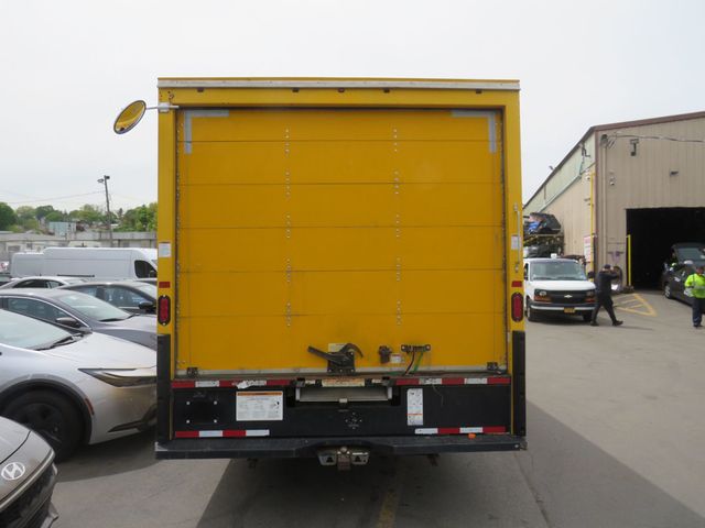 2017 GMC Savana Commercial Cutaway 3500 Van 177" - 23019578 - 4