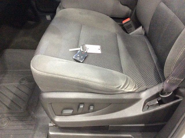 2017 GMC Sierra 1500 4WD Crew Cab 143.5" SLE - 22976928 - 9