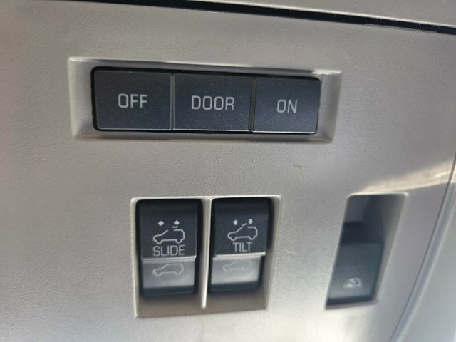 2017 GMC Sierra 1500 4WD Crew Cab 143.5" SLT - 22945409 - 19