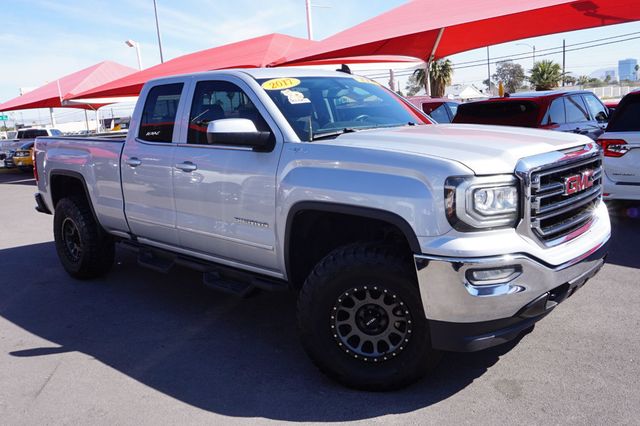 2017 GMC Sierra 1500 SLE, 4X4, PREMIUM WHEELS, ALL TERRAIN TIRES, RUNNING BOARDS - 22996499 - 1