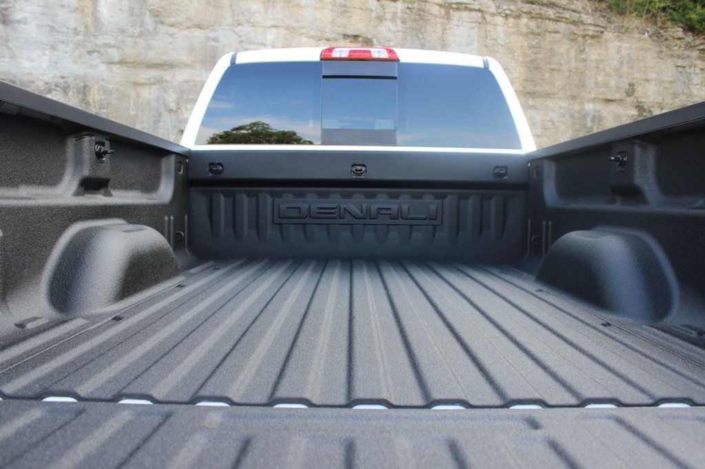 2017 Gmc Sierra Denali photo 32