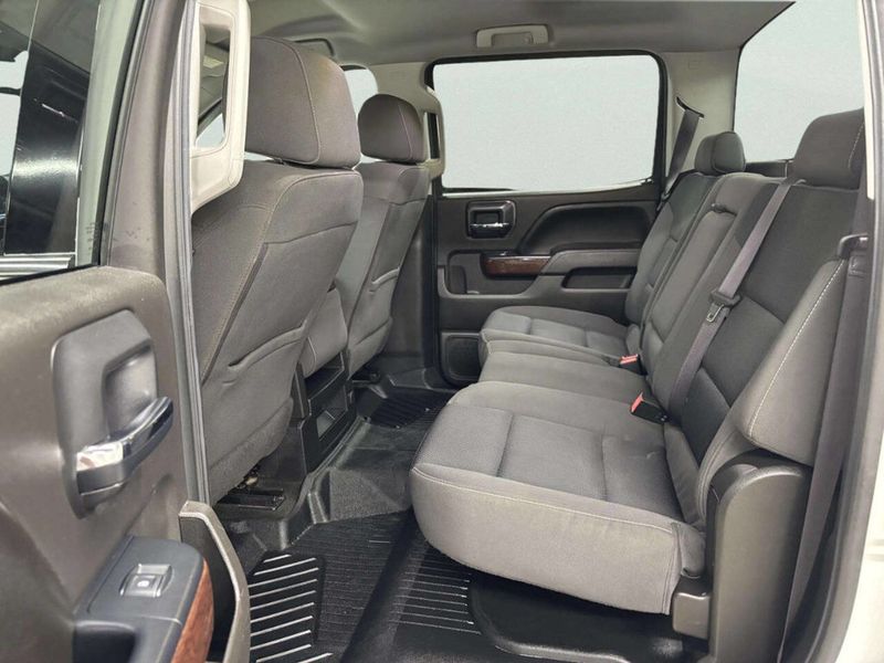2017 GMC Sierra 2500HD SLE 4x4 4dr Crew Cab LB - 23056565 - 14