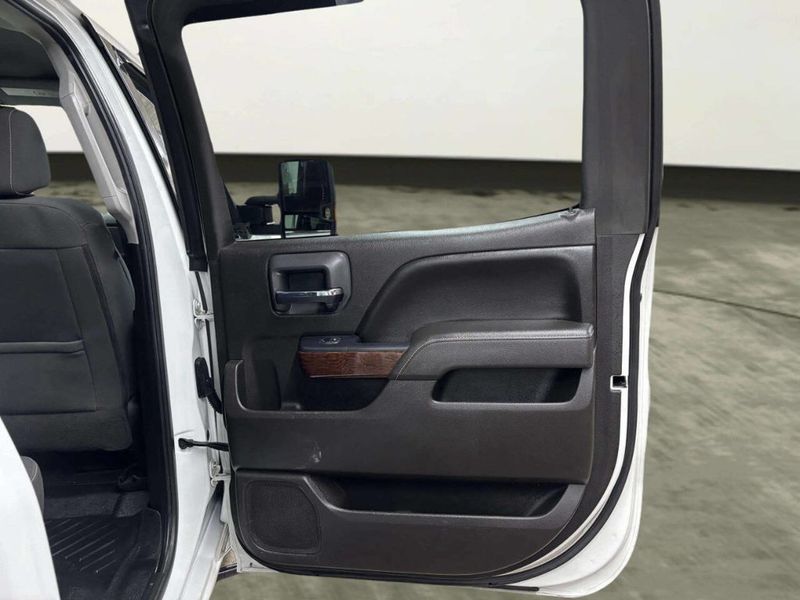 2017 GMC Sierra 2500HD SLE 4x4 4dr Crew Cab LB - 23056565 - 15
