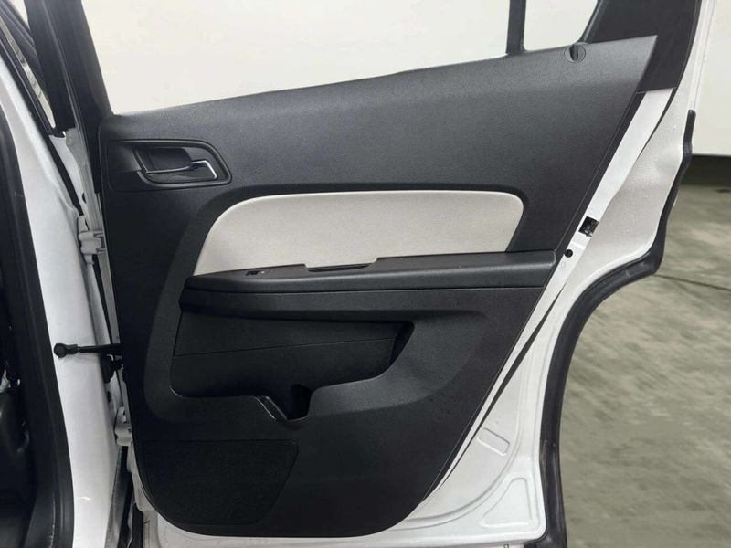 2017 GMC Terrain AWD 4dr SLT - 22988612 - 16