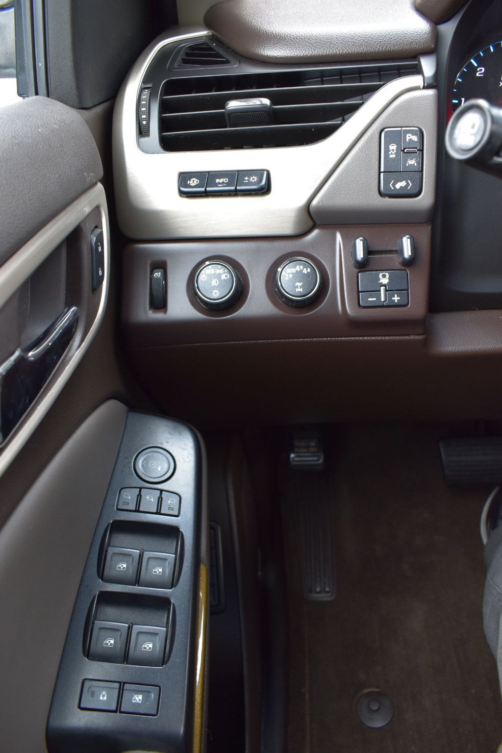 2017 GMC Yukon 4WD 4dr Denali - 22964568 - 37