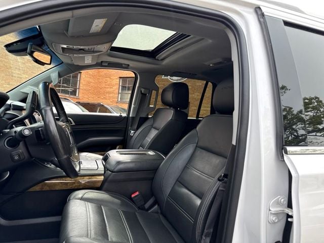 2017 GMC Yukon 4WD Denali's photo