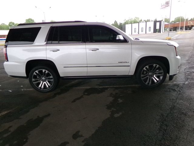 2017 GMC Yukon 4WD Denali's photo