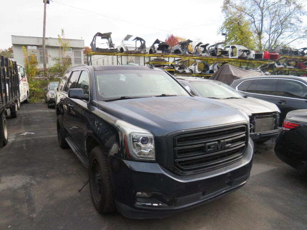 2017 Gmc Yukon SLE photo 2