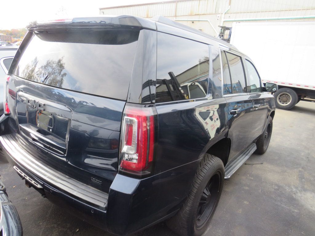 2017 Gmc Yukon SLE photo 4