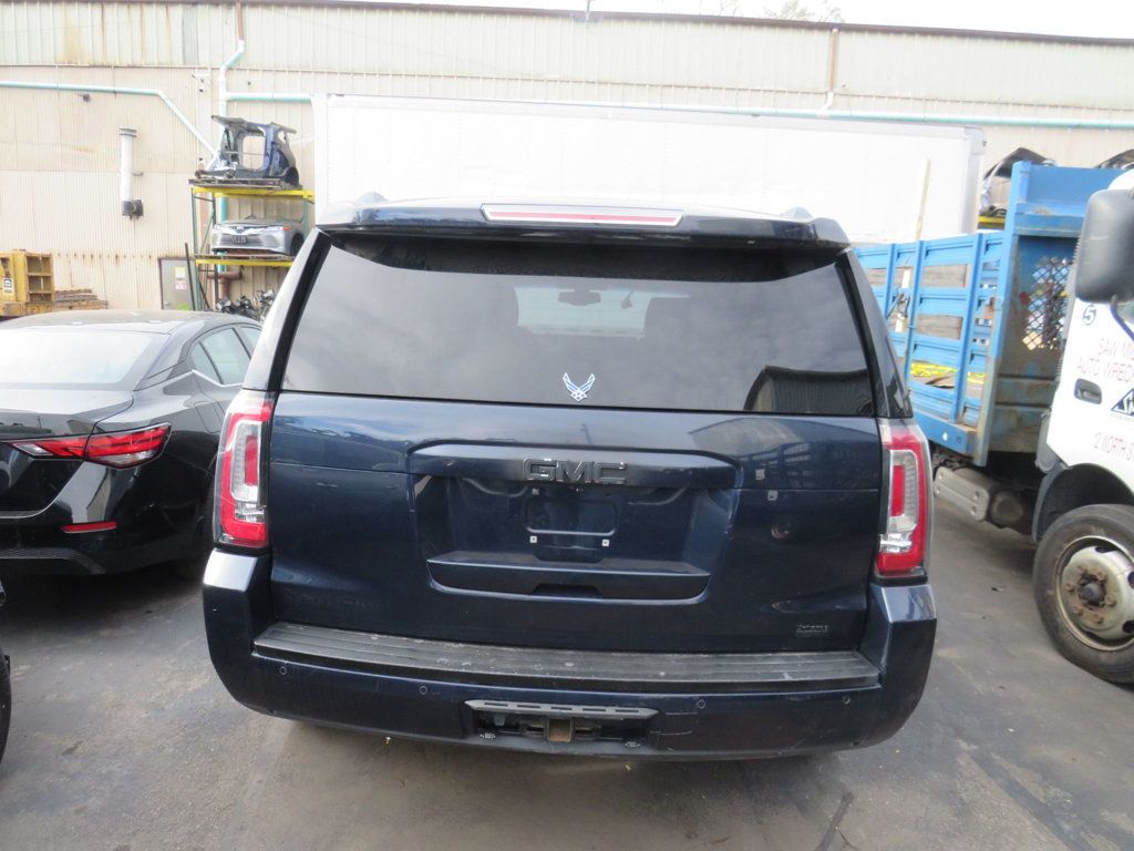 GMC Yukon photo 7