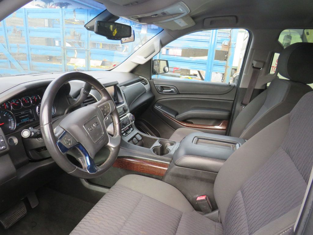 GMC Yukon photo 9