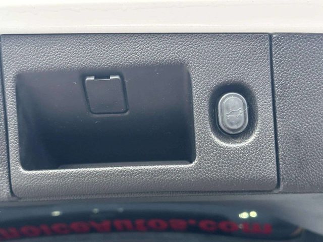 2017 GMC Yukon 4WD 4dr SLE - 22981787 - 16