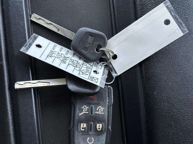 2017 GMC Yukon 4WD 4dr SLE - 22981787 - 38