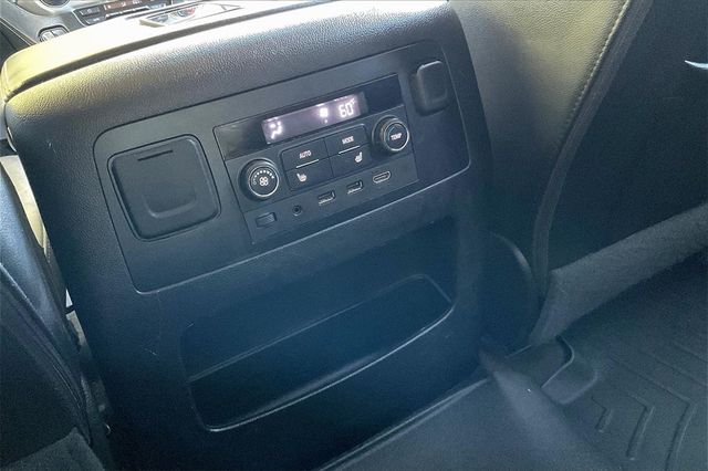 2017 GMC Yukon 4WD 4dr SLT - 22902912 - 33