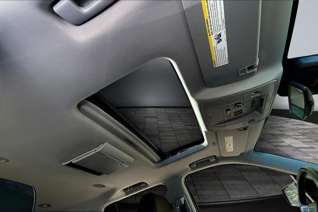 2017 GMC Yukon 4WD 4dr SLT - 22990941 - 32