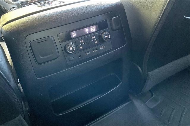 2017 GMC Yukon 4WD 4dr SLT - 22990941 - 33