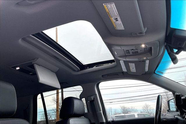 2017 GMC Yukon 4WD 4dr SLT - 23001913 - 33