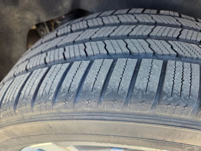 2017 GMC Yukon Denali Sport Utility 4D - 22924037 - 18