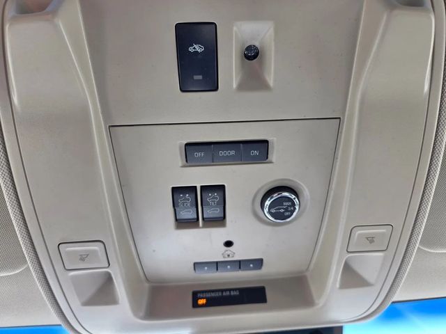 2017 GMC Yukon Denali Sport Utility 4D - 22924037 - 37