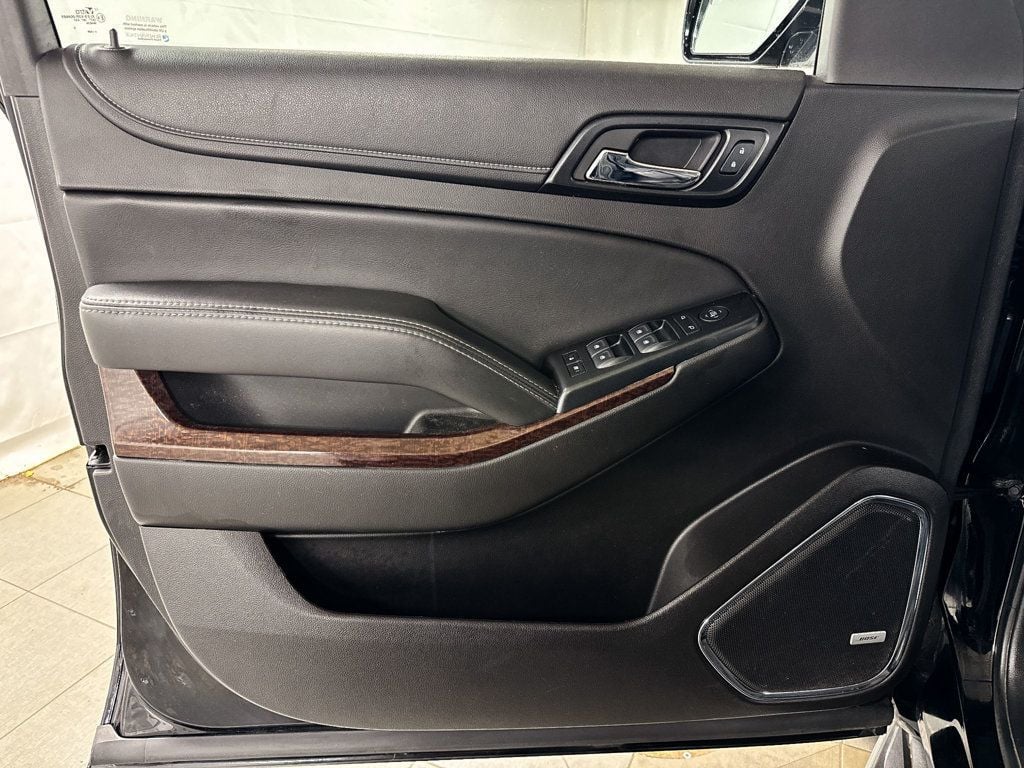 2017 Gmc Yukon SLE photo 10