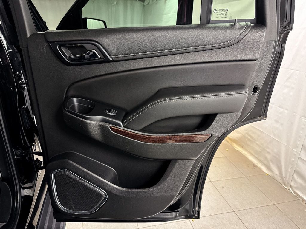 2017 Gmc Yukon SLE photo 12