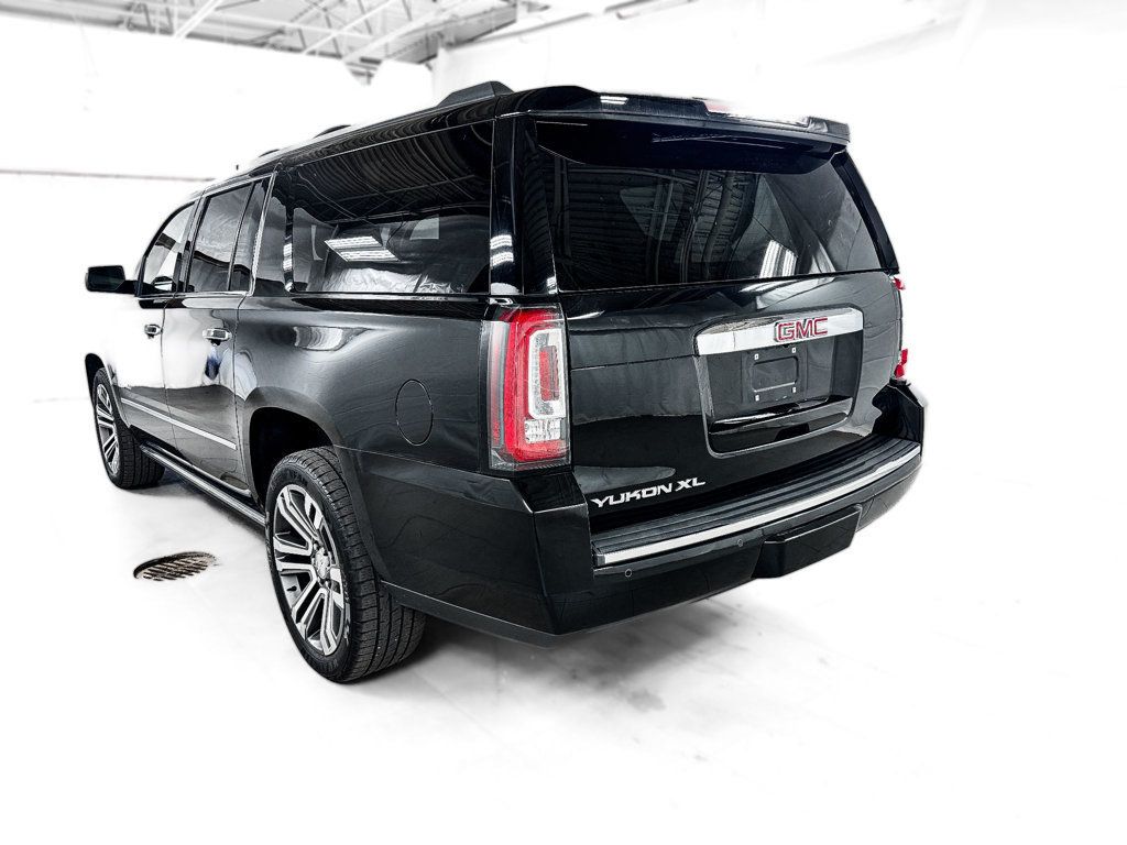 2017 Gmc Yukon XL Denali photo 2