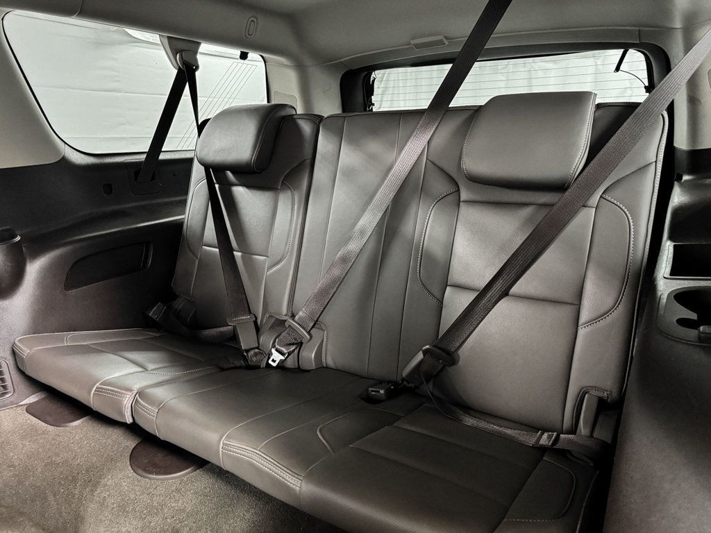 2017 GMC Yukon XL DENALI 4WD - 22944405 - 8