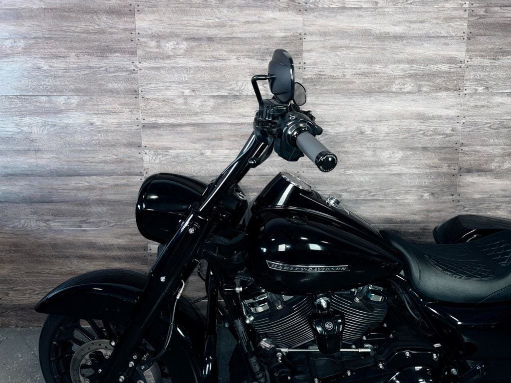2017 Harley-Davidson FLHRXS Road King Special SUPER CLEAN! - 22878597 - 12