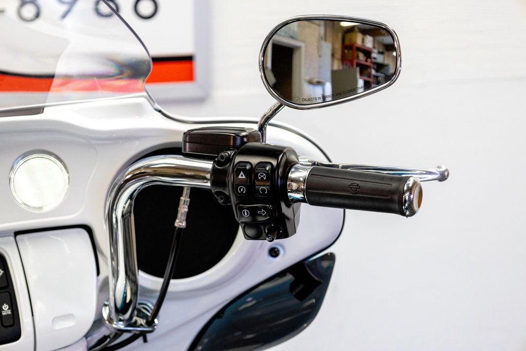 2017 Harley-Davidson FLHTCU Ultra Classic NICE UPGRADES!!! - 22988465 - 10