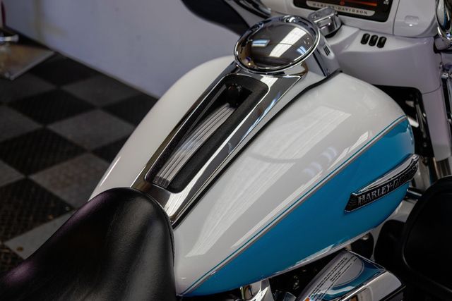 2017 Harley-Davidson FLHTCU Ultra Classic NICE UPGRADES!!! - 22988465 - 16