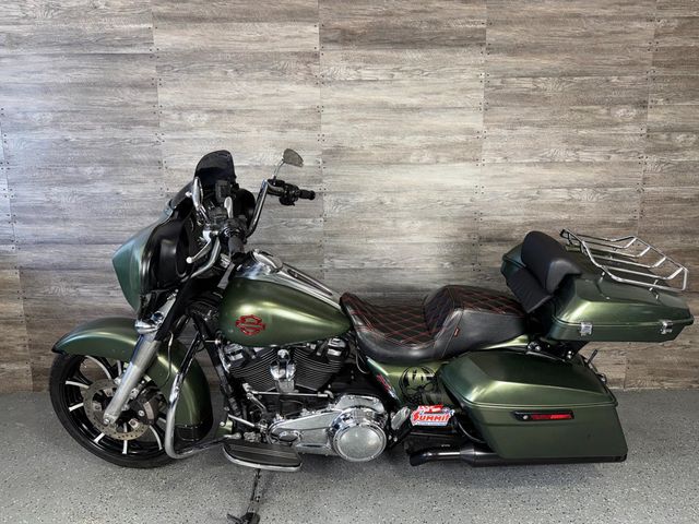 2017 Harley-Davidson FLHX Street Glide Custom! - 22943900 - 11