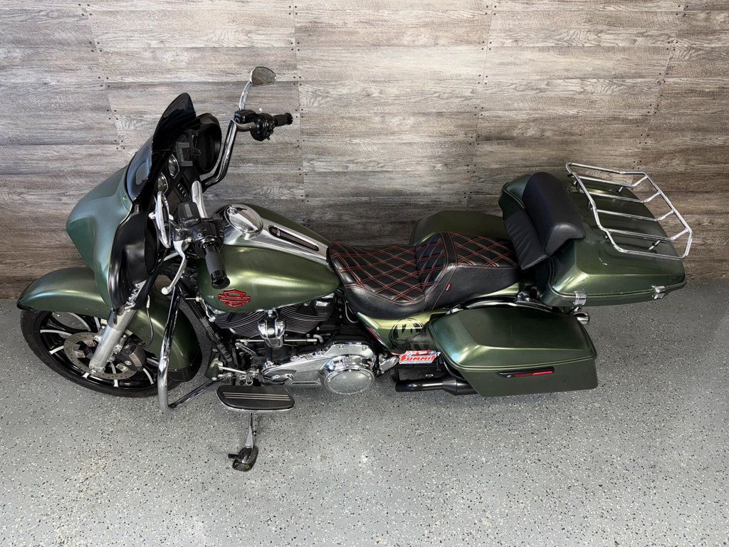 2017 Harley-Davidson FLHX Street Glide Custom! - 22943900 - 15