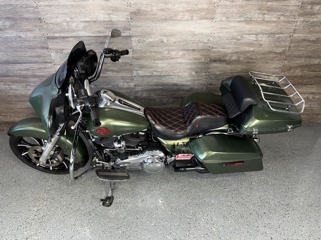 2017 Harley-Davidson FLHX Street Glide Custom! - 22943900 - 15